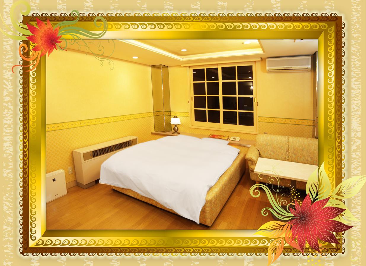 Kyoto Hotel Crown (Adults Only) Zewnętrze zdjęcie